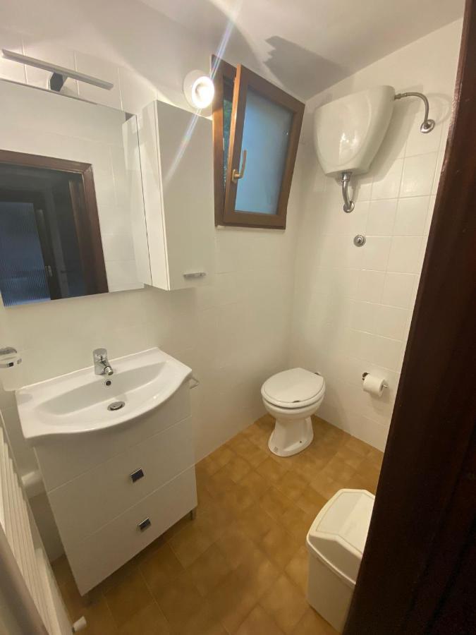 Robhouse Hotel Fabriano Eksteriør billede